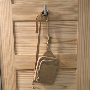 BEIS Sport Sling in Beige